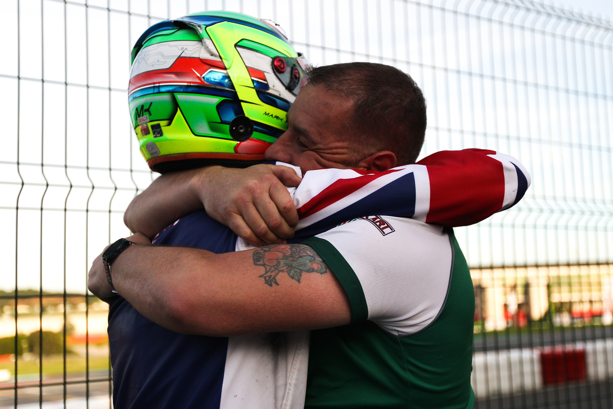 DD2 Winner Mark Kimber hugging